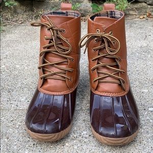 Cape Robbin duck boots size 9